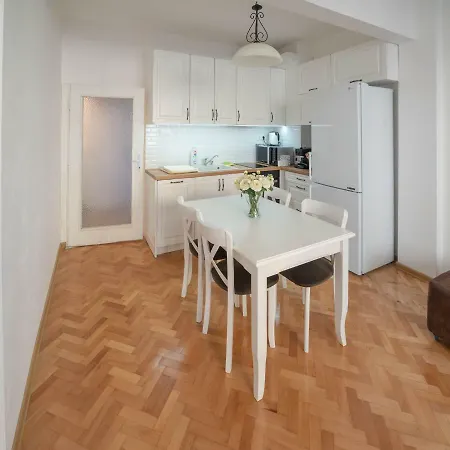 Apartamento Art & Vintage Flat, Next To Ndk